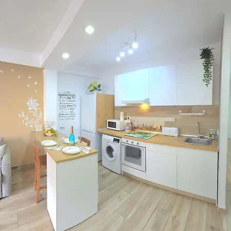 Pearl One Bedroom Full Kitchenapartment Center By Namaste Elite Lägenhet Torremolinos